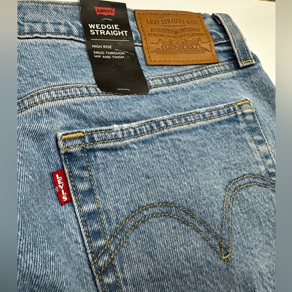 Levi's Denim - Levi's Wedgie Straight High Rise Jeans - 31